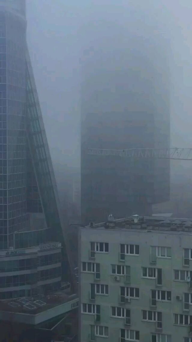 Air pollution is the most pressing environmental health risk of our time.
City dwellers, especially the poor, often suffer the most from the adverse health effects of breathing unclean air. #TheAirWeShare
Reposted from @unepozone